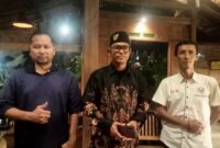 Ketua Umum GPMP Andre Felani (tengah) didampingi ketua harian Danu Teguh Prasetyo dan Ketua Divisi 5 Endri Ristiadi usai memberikan keterangan pers